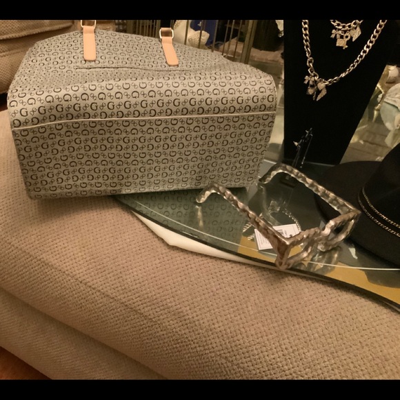Guess Tote - Picture 7 of 13